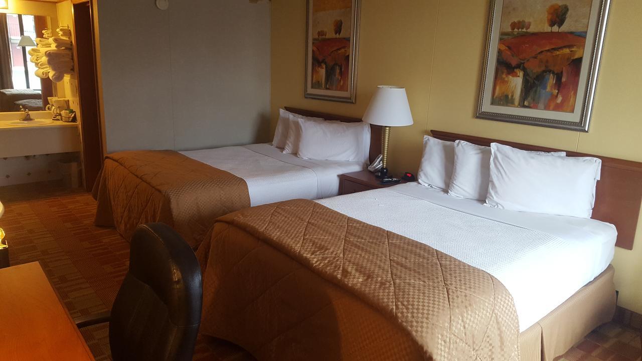 בראנסון Baldknobbers Motor Inn מראה חיצוני תמונה