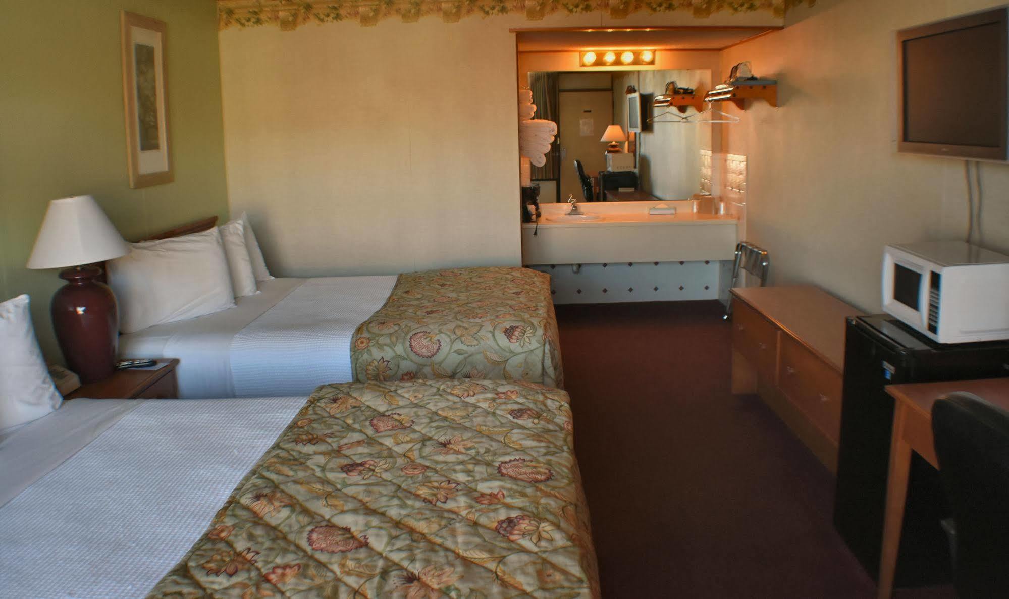 בראנסון Baldknobbers Motor Inn מראה חיצוני תמונה