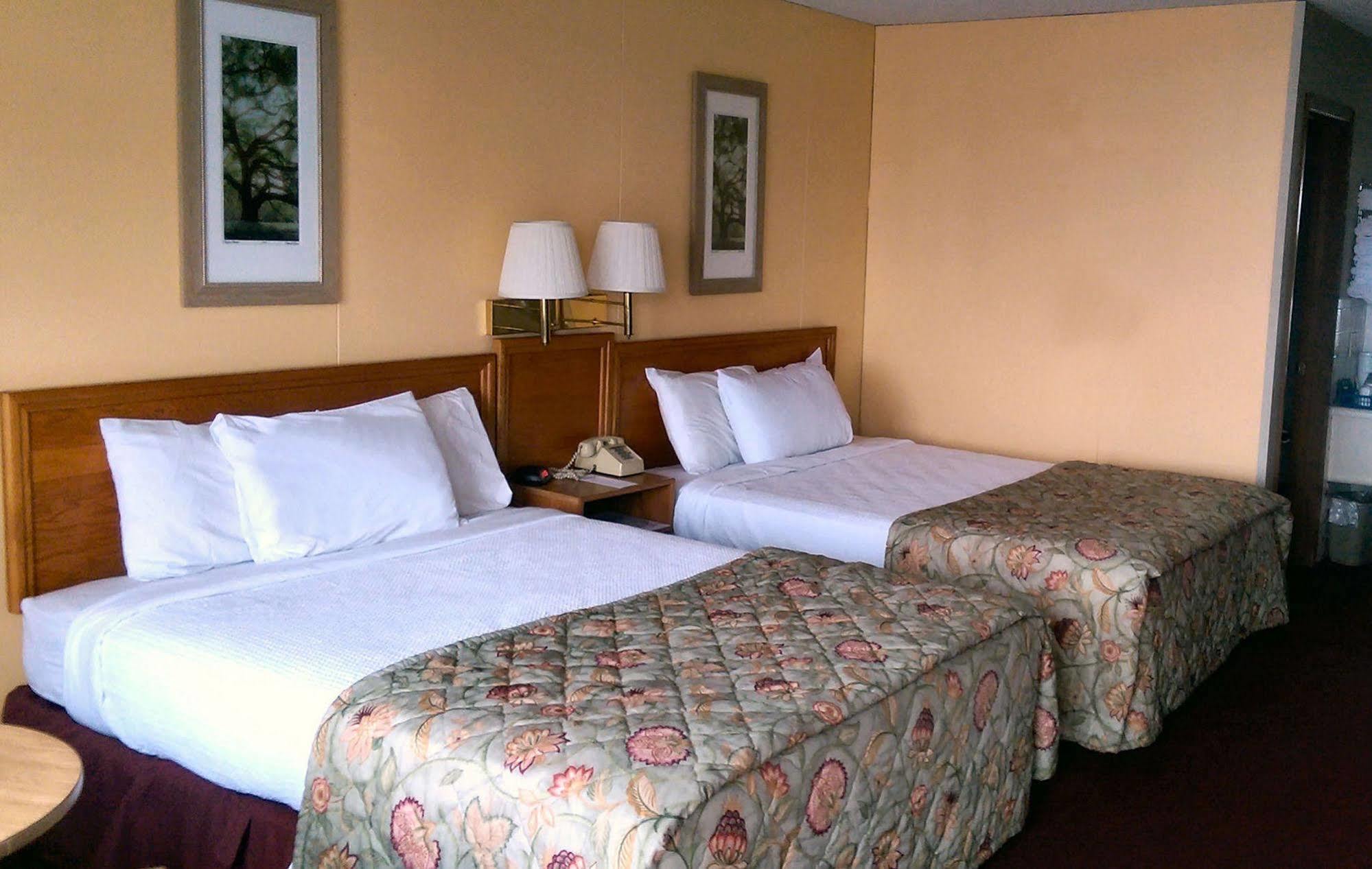 בראנסון Baldknobbers Motor Inn מראה חיצוני תמונה